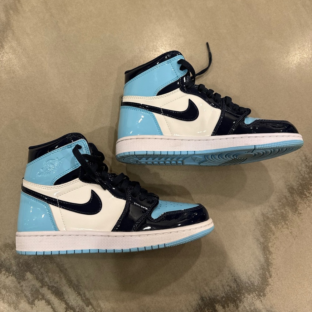 Air Jordan 1 Retro High OG 'Blue Chill' - Women’s 8, Men’s 6.5 - Picture 3 of 12